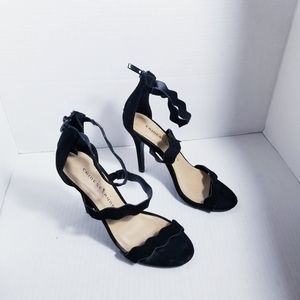 CHINESE LAUNDRY CHEVRON PATTERN STRAPS BLACK HIGH HEELS SIZE 6